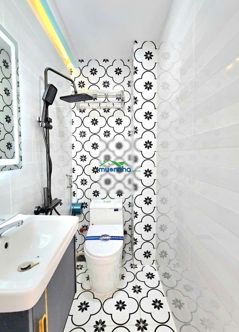 Nhà đẹp, lô nhì - 3 lầu, full nội thất - xe hơi đậu trước nhà - 3