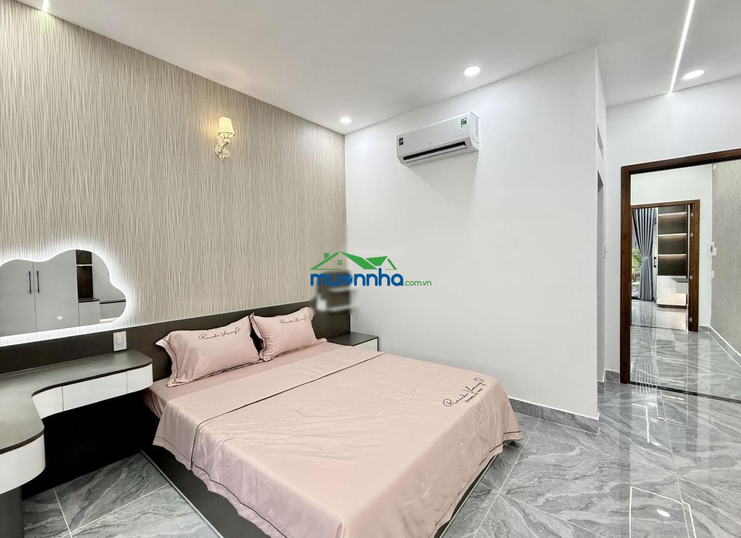 Siêu phẩm 4 tầng ô thang máy mặt tiền nhánh đường trung mỹ tây 13a, cách ngã tư an sương 500m