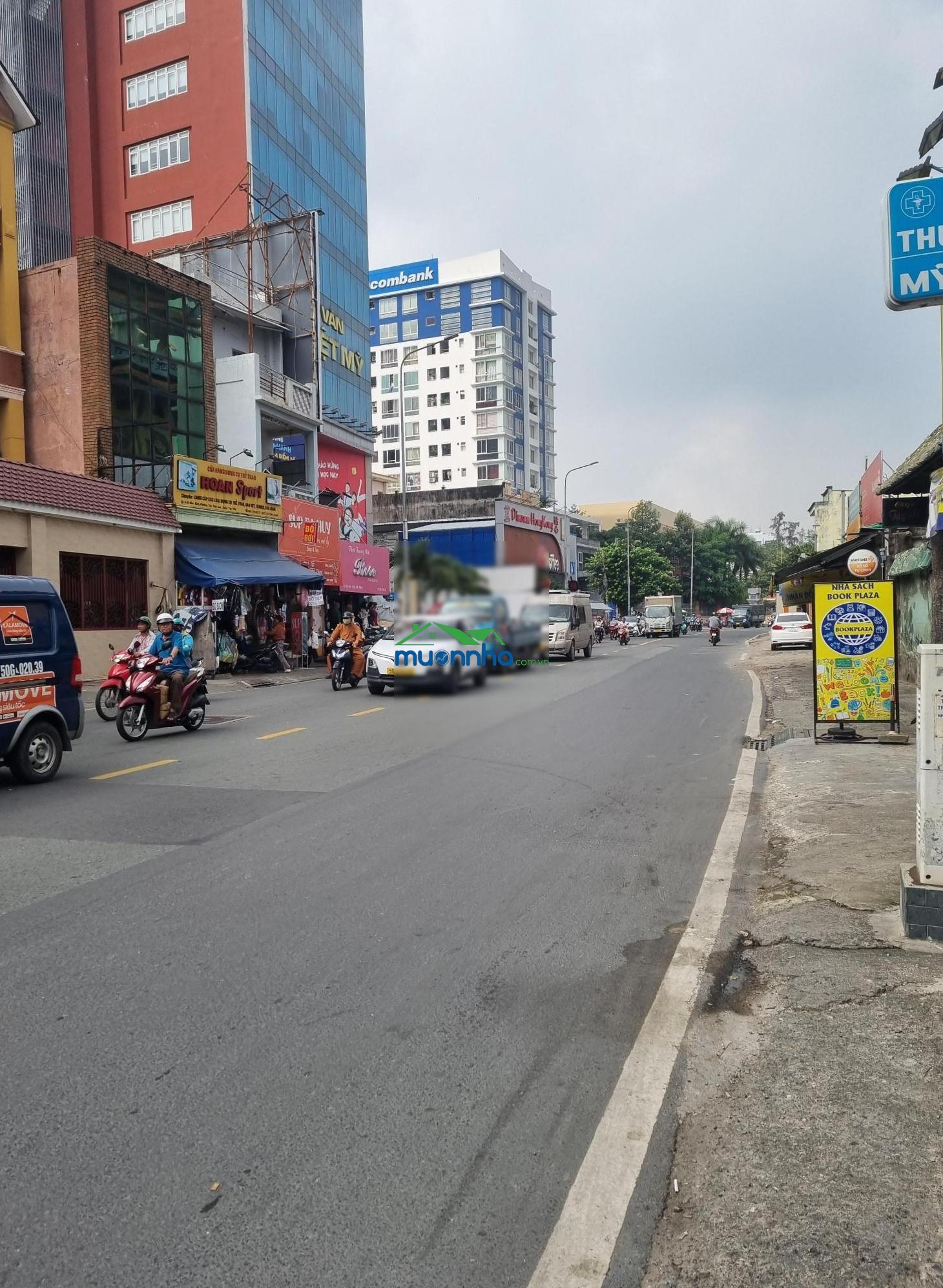 Nhà bán đ hòa bình, q. tân phú- gần đầm sen, giáp q. 11- chỉ 4,2 tỷ