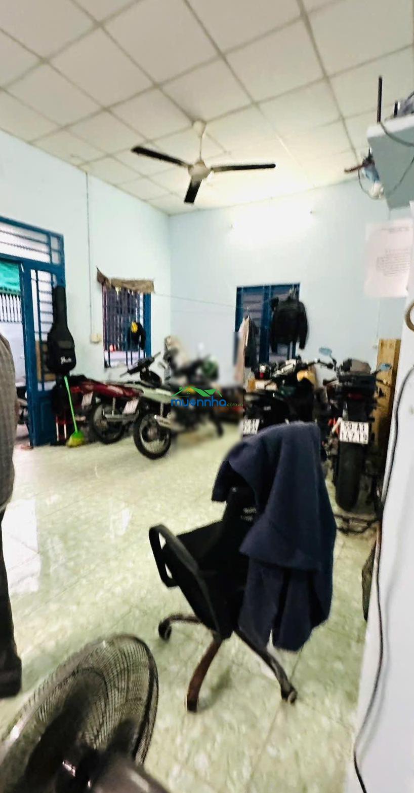 Nhà cấp 4 hẻm ô tô gần ngay phạm văn đồng linh đông. khu vực cao ráo. nhà cũ tiện sửa chữa. 6,4x9.5 - 2
