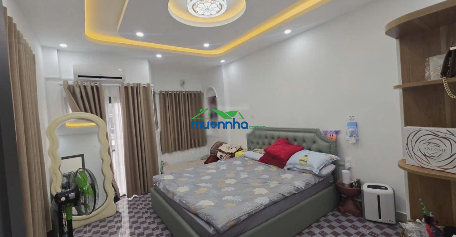 Nhà hẻm xe hơi sát mặt tiền đường 1c phường bhh a quận bình tân. dt: 4x14m. đúc 3 tấm giá tốt