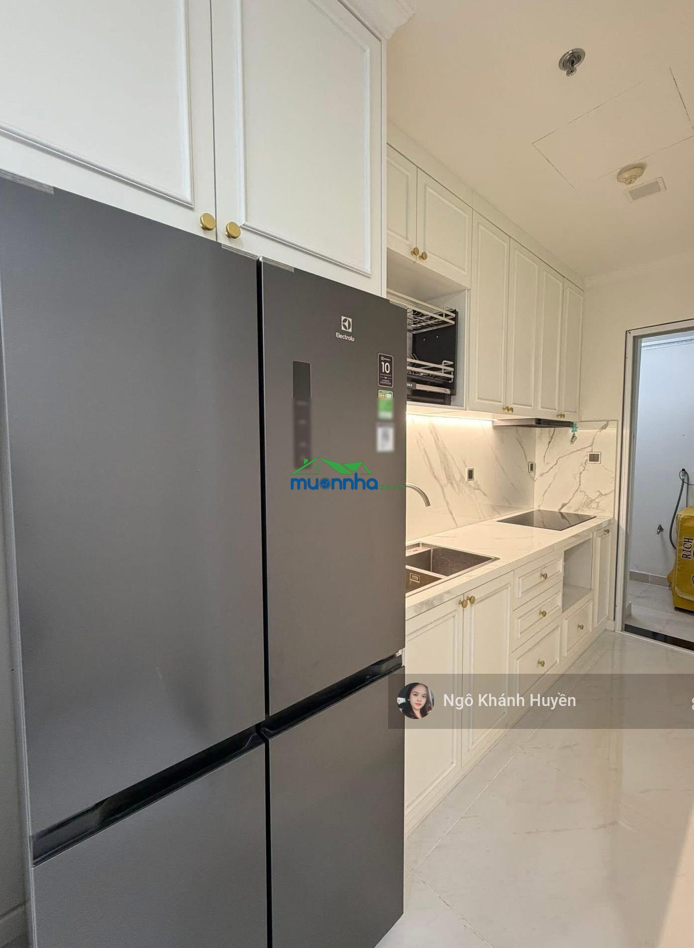 Bán gấp 2 phòng ngủ toà park 7 vinhomes - 92m2 cực thoáng đã có sổ hồng. lh 0901 692 *** - 2