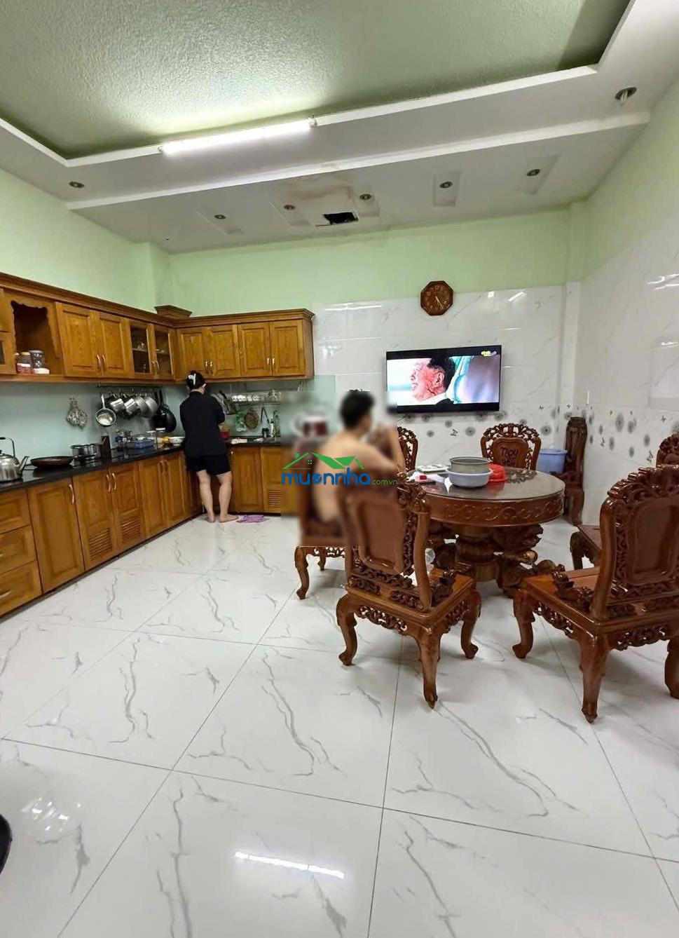 Giảm 600tr còn 9,9 tỷ tl khu vip công viên làng hoa - lê văn thọ, p9