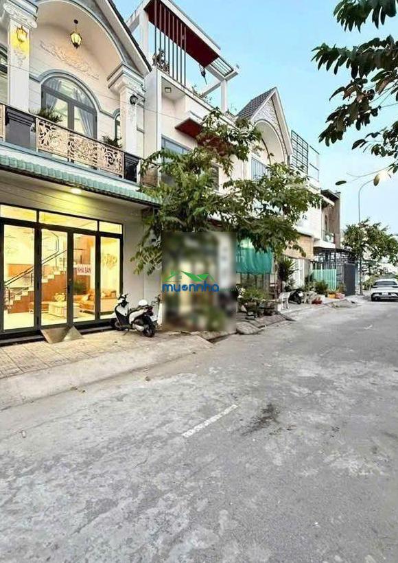 Bán nhà 1 trệt 1 lầu sổ hồng riêng, diện tích 100m2 kế bên aeon tạ quang bửu giá 905 triệu - 2