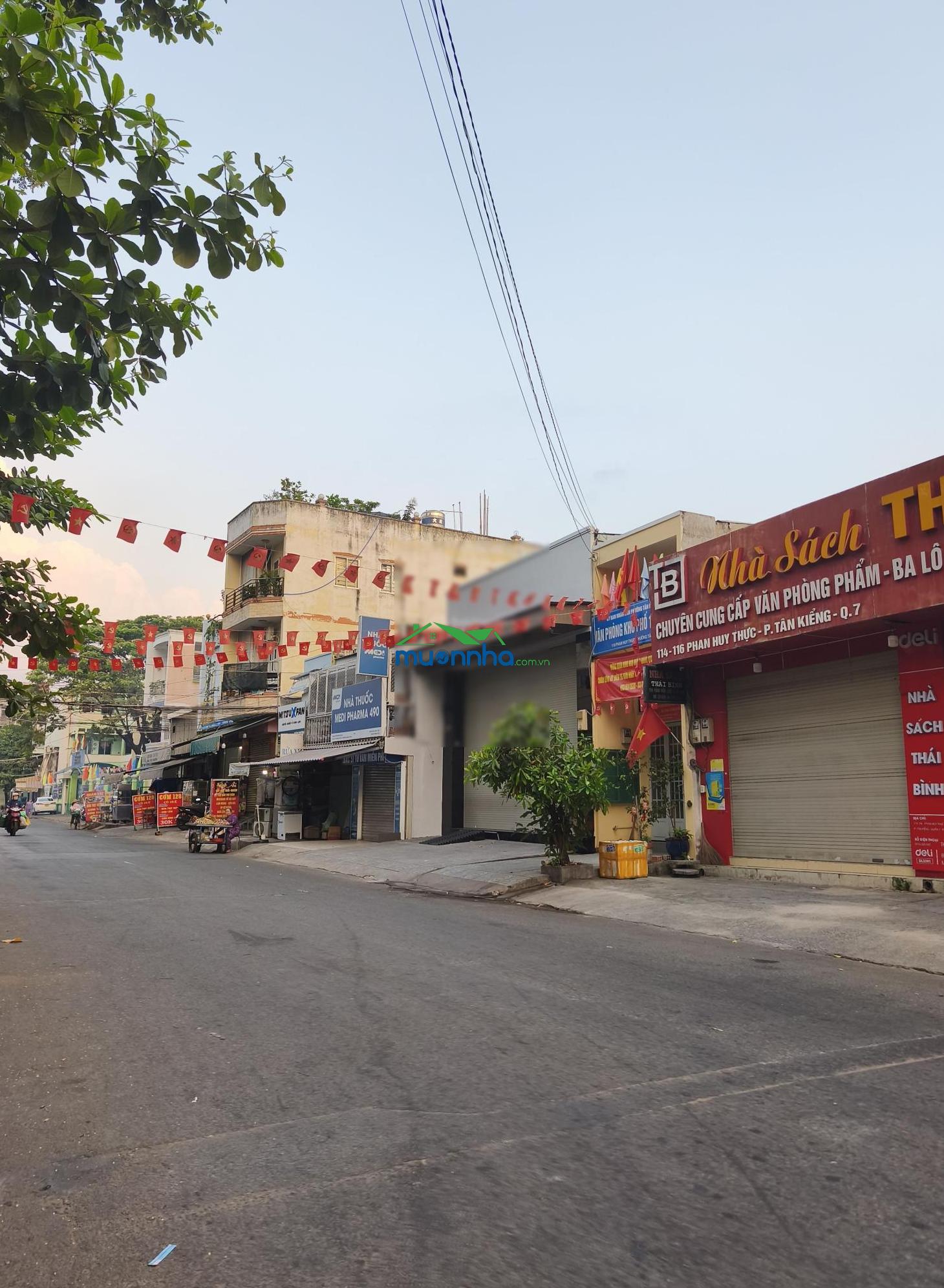 Bán đất tặng nhà 200m2 sổ hồng riêng, chỉ 13 tỷ dòng tiền 40 tr/ tháng, đường lê văn lương quận 7