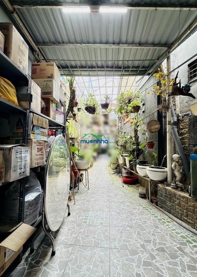 Villa 110m2 giữa lòng sài gòn 3 tầng - ô tô tránh - ngay mặt tiền đường lớn - khu dân trí cao - 3