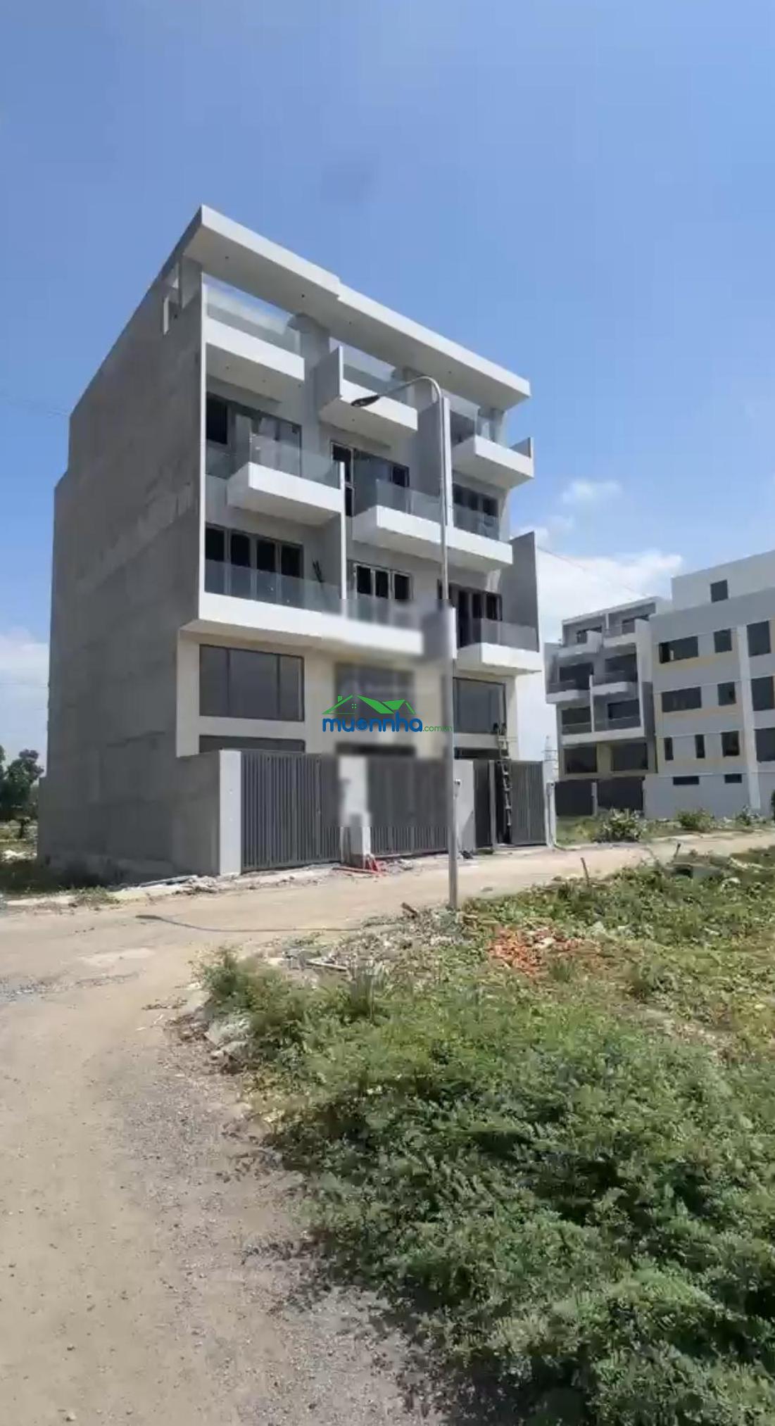 Nhà riêng 1 trệt 4 lầu ngô chí quốc giá 4,7 tỷ sổ hồng hoàn công đủ - Ảnh 2