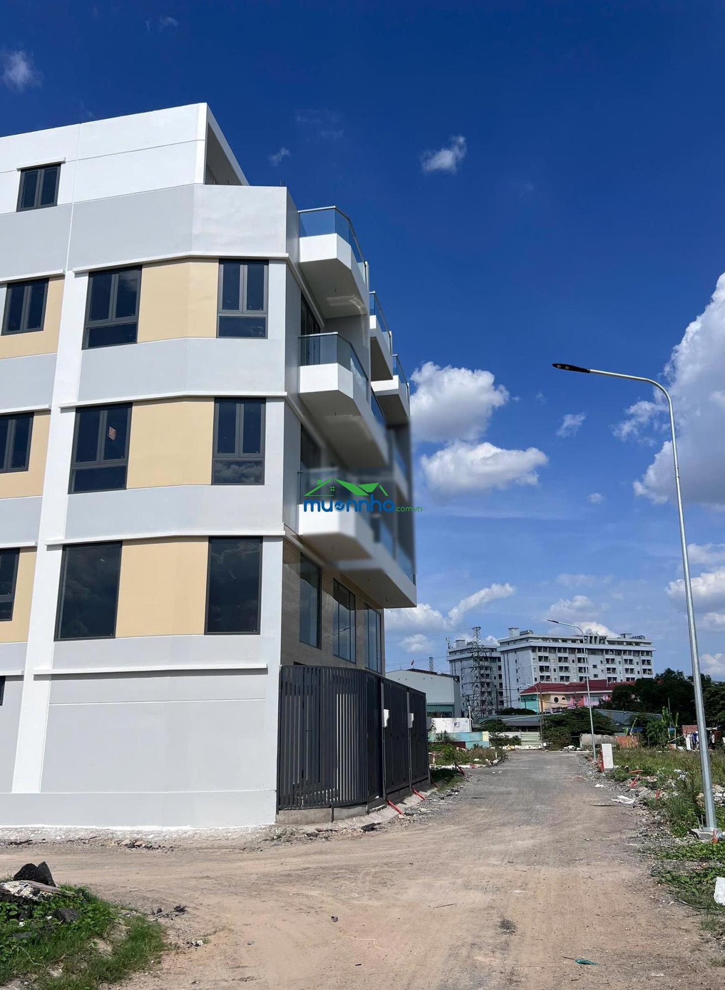 Nhà riêng 1 trệt 4 lầu ngô chí quốc giá 4,7 tỷ sổ hồng hoàn công đủ - Ảnh 3