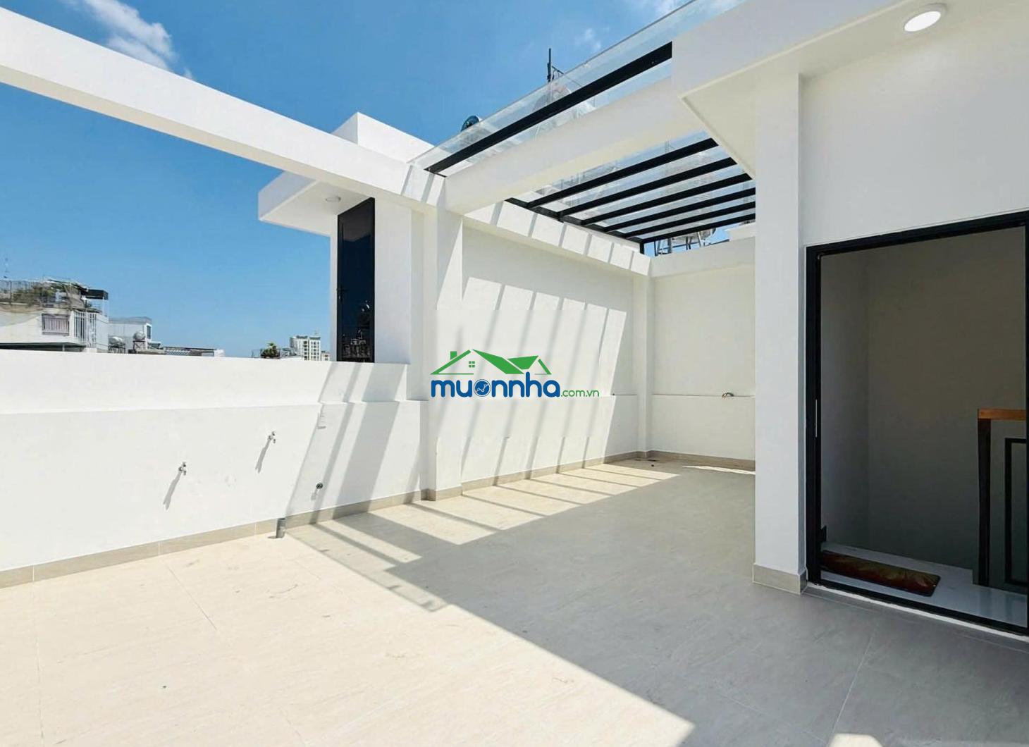 Bán nhà lý chiêu hoàng, 5 x 12, 4 tầng btct, 4pn có sân thượng, nội thất đẹp, hẻm nhựa 6m an ninh