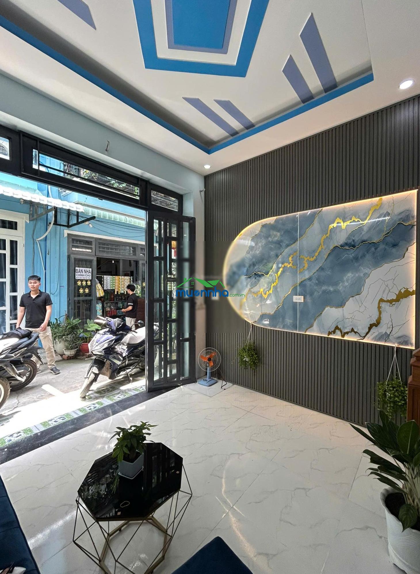 Nhà mới xây 4x10 ngay chợ 1 trệt 1 lầu 2pn2wc 735tr hổ trợ vay, đường oto đậu trước nhà - 2