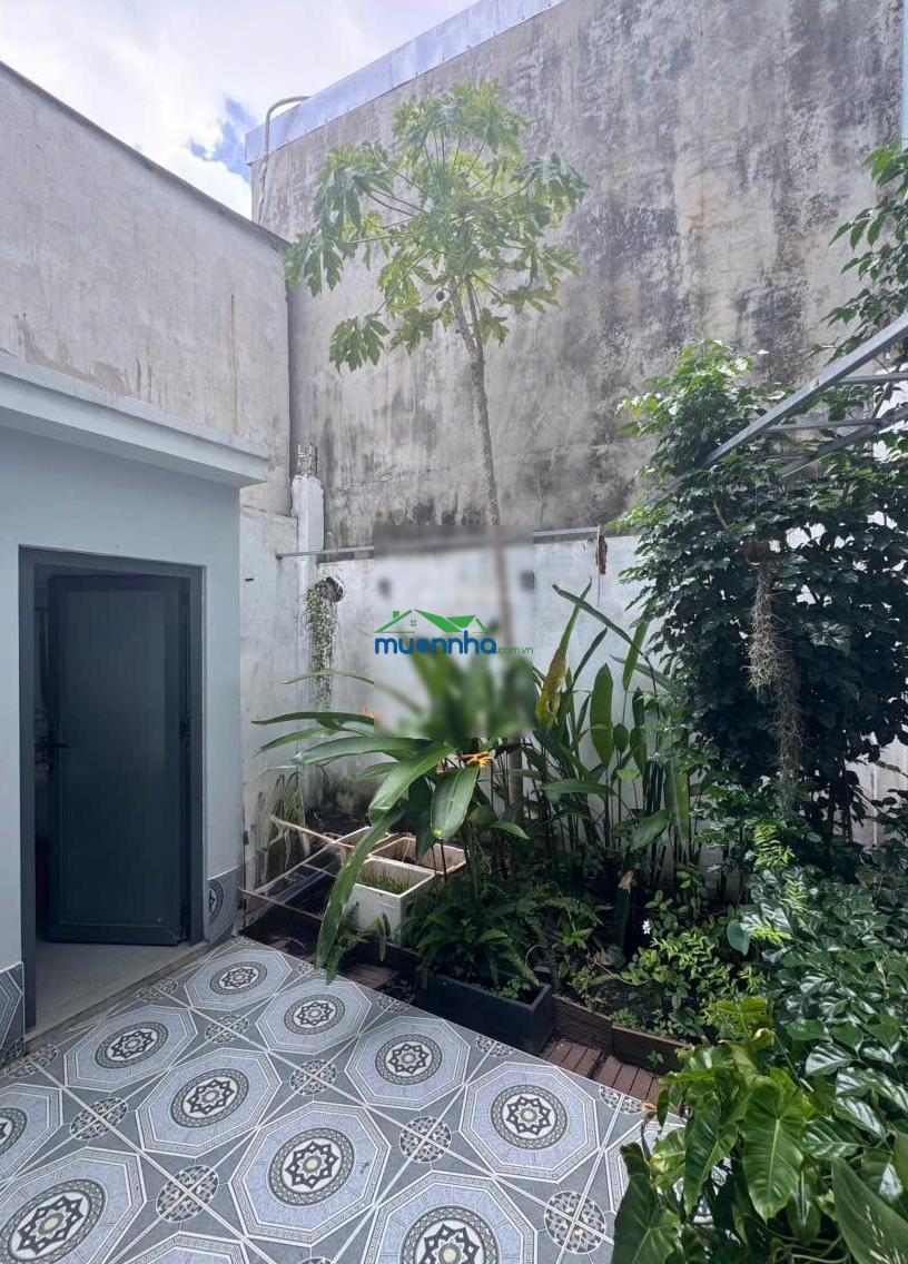 Bán nhà 3 tầng 2 lầu mới đẹp ở ngay 5pn, 5wc chỉ nhích 6 tỷ xíu tỷ tại huỳnh tấn phát, nhà bè, hcm