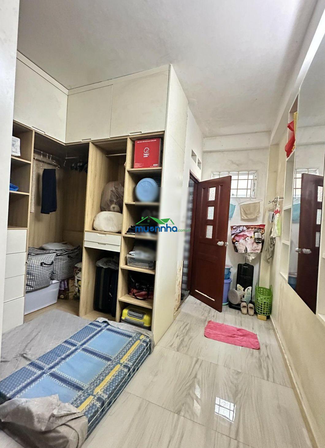 Ngay thiên phước kế quận 10. hẻm ô tô đỗ cửa. 4 phòng ngủ. 5 tỷ 6 - 2