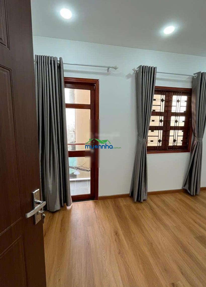 Nhà hẻm 606 xe hơi, xe tải đậu ba tháng hai. dt 4.1x8.3m. nh 4.42m. nhà mới 3 tầng bt. giá 6.8 tỷ - 4