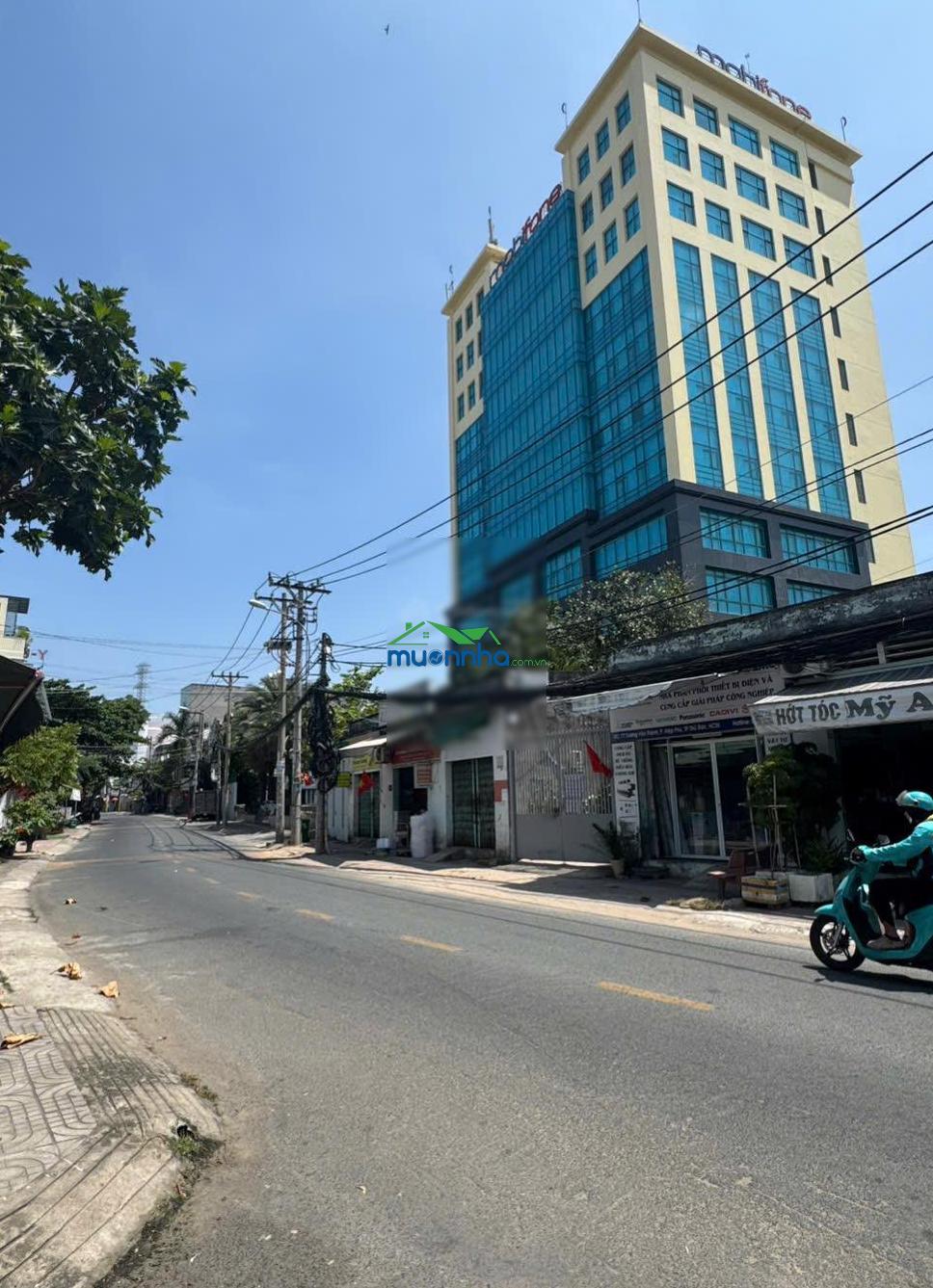Bán nhanh nhà đẹp 3 tầng - 4 pn - giá 5,55 tỷ - trung tâm hiệp phú - 3