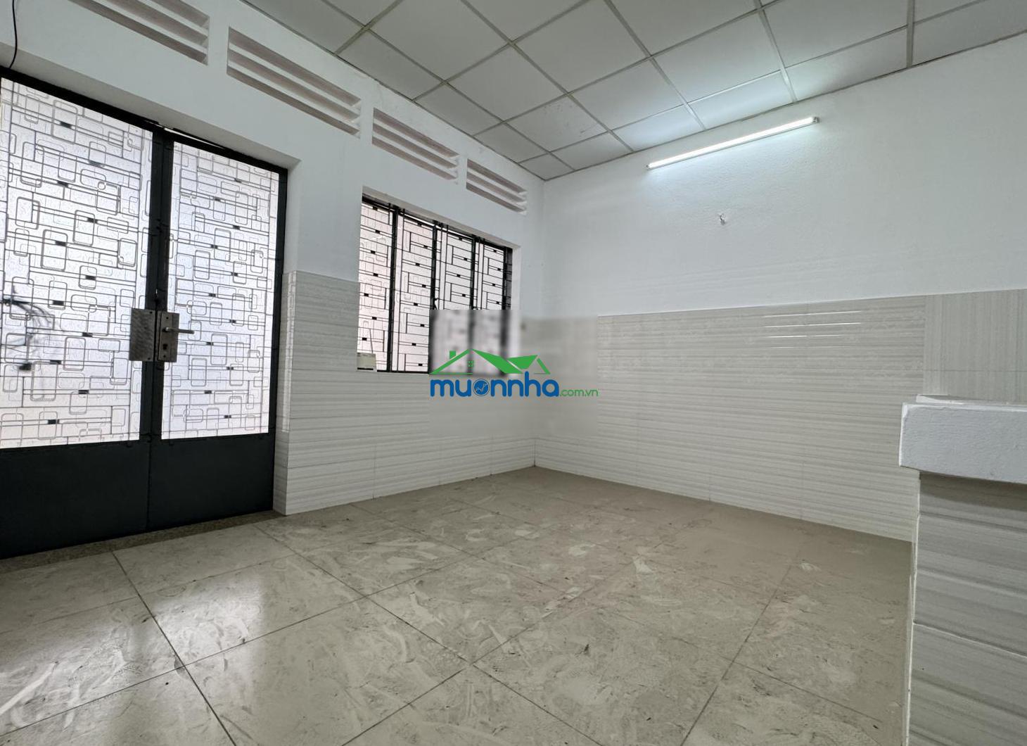 Rẻ nhất khu phan xích long - ngang rộng 4 mét - hẻm thông - ngay ngã 4 phú nhuận - đúc bê tông - 2