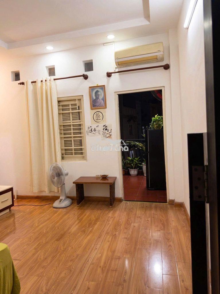Chính chủ cho thuê phòng rooftop 55m² có ban công chill tại q2