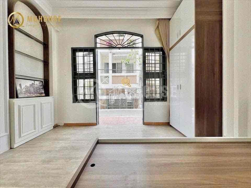 Căn hộ dịch cụ studio ban công 40m2 gần tại khu ẩm thực plx giáp q3 - 2