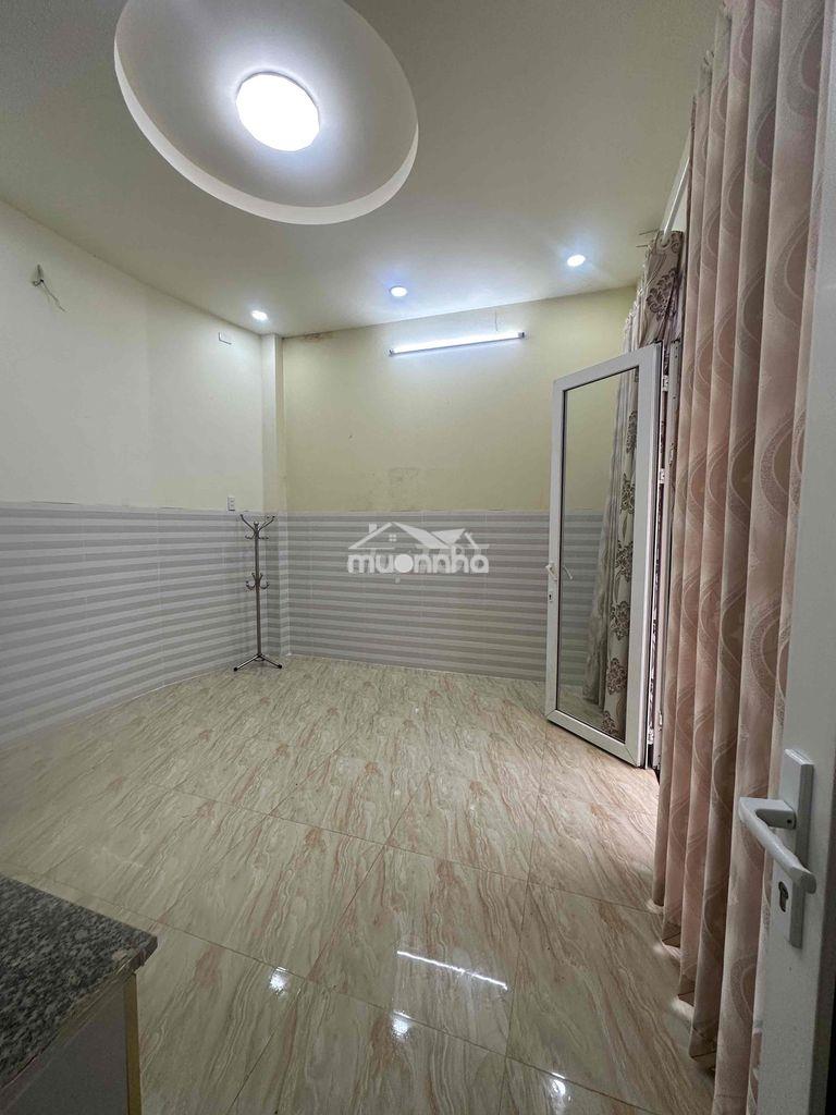 Cho thuê phòng trệt  27 m2 cmt8 quận 10 - 2