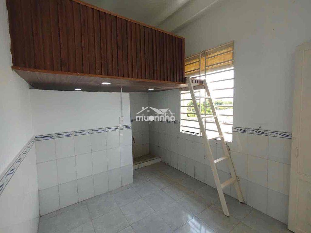 Phòng có gác sẵn máy lạnh ngay gần nhà thờ phaolo - 2