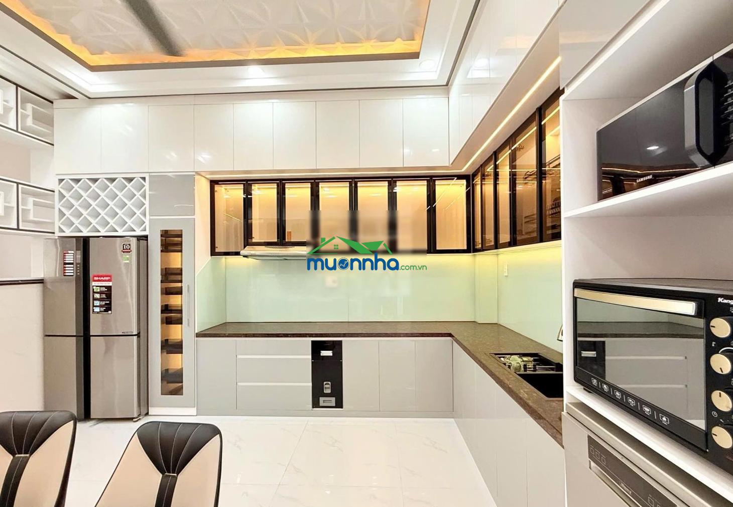 Bán gấp nhà đường lò siêu/ q11. dt 63m2 (4,5m x 14m) giá 2.7 tỷ. thông ra đường 3 tháng 2, 2 tầng - 2