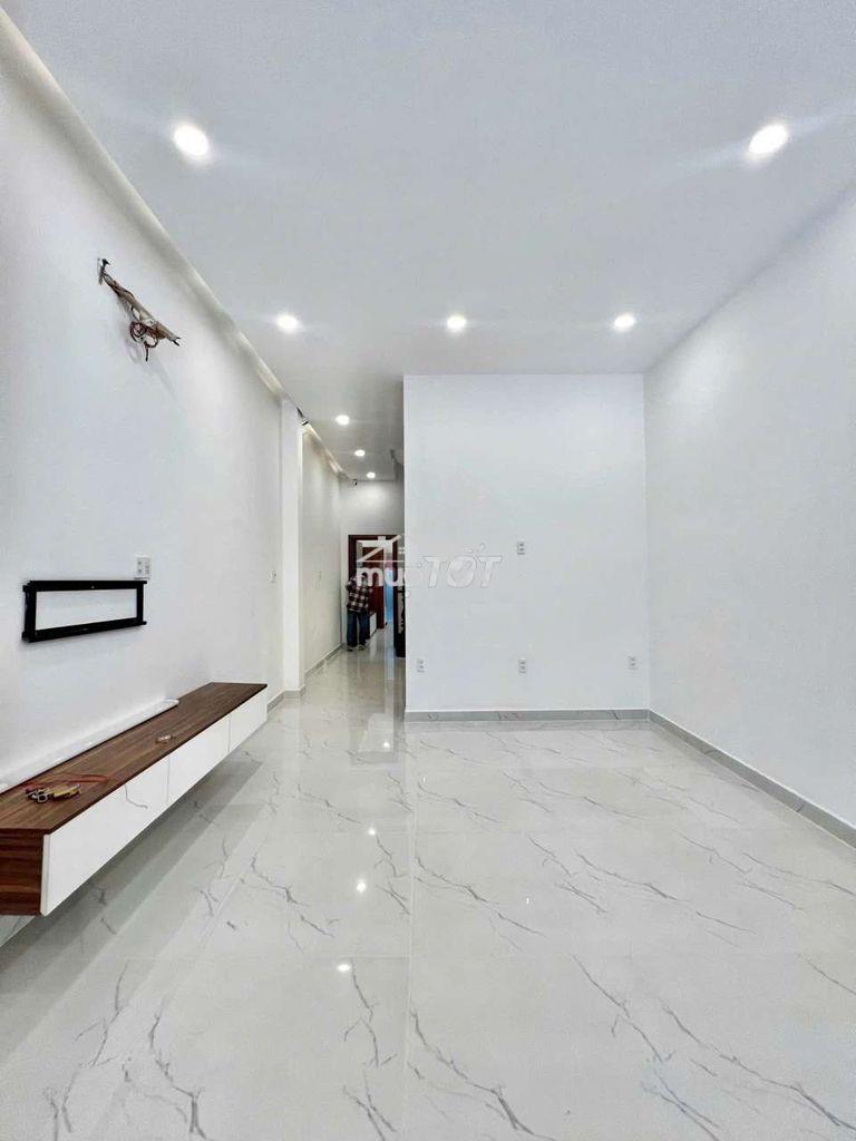 Cho thuê nhà mtnb khu tên lửa dt 4*18m - 2