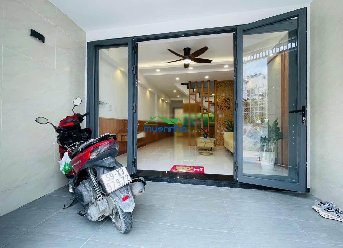 Bán nhà 3 tầng hẻm xe hơi sát mặt tiền đường, có 1pn tầng trệt - Ảnh 2