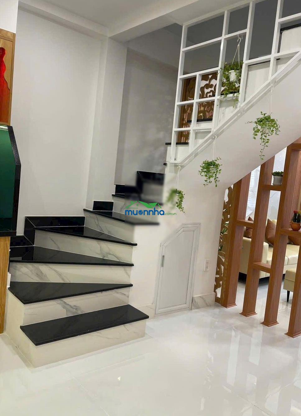 Bán nhà 3 tầng hẻm xe hơi sát mặt tiền đường, có 1pn tầng trệt - Ảnh 3