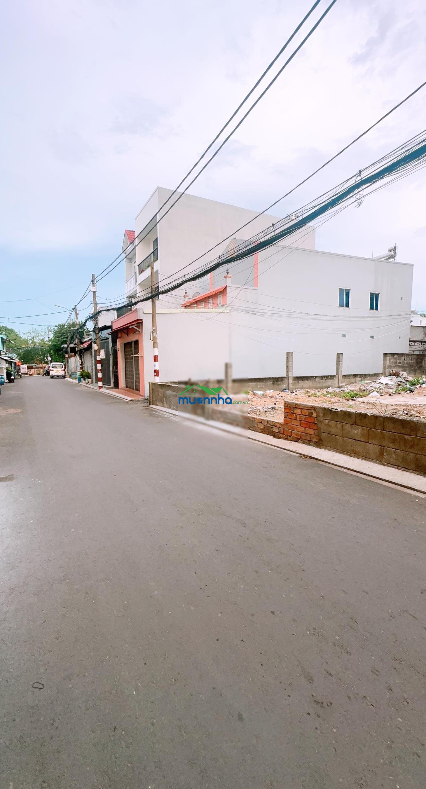 Nhà quốc lộ 13 hiệp bình phước thủ đức dt: 104 m2 - 6tỷ hơn đường xe tải - 3
