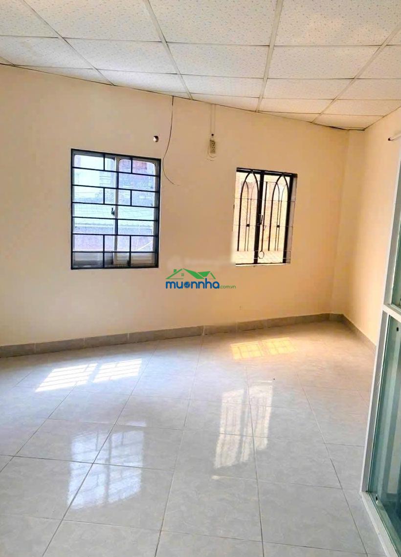 Tôi bán nhà 70 m2 sd, 1 trệt, 1 lầu, xe hơi đậu trước nhà. quận 7, giá: 1,65 tỷ - 2