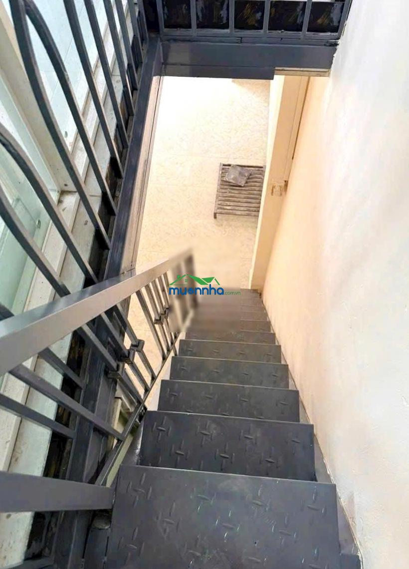 Tôi bán nhà 70 m2 sd, 1 trệt, 1 lầu, xe hơi đậu trước nhà. quận 7, giá: 1,65 tỷ - 3