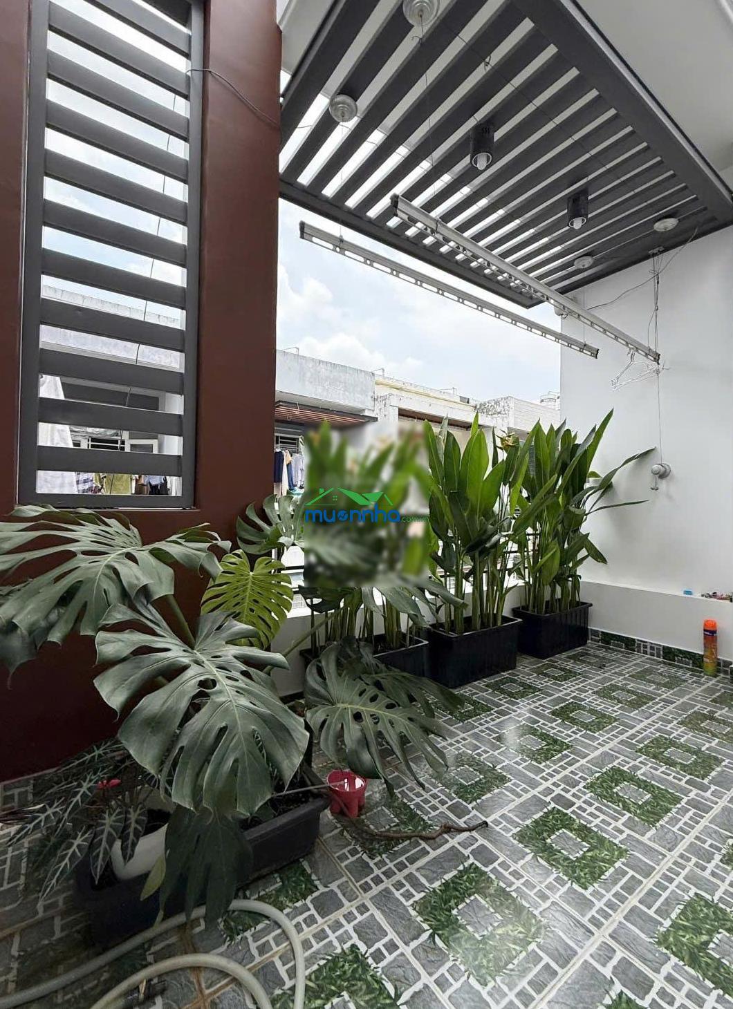 Hàng hiếm tại quốc lộ 13 - 7,5 tỷ - 4 x 13 - 3 tầng - 4
