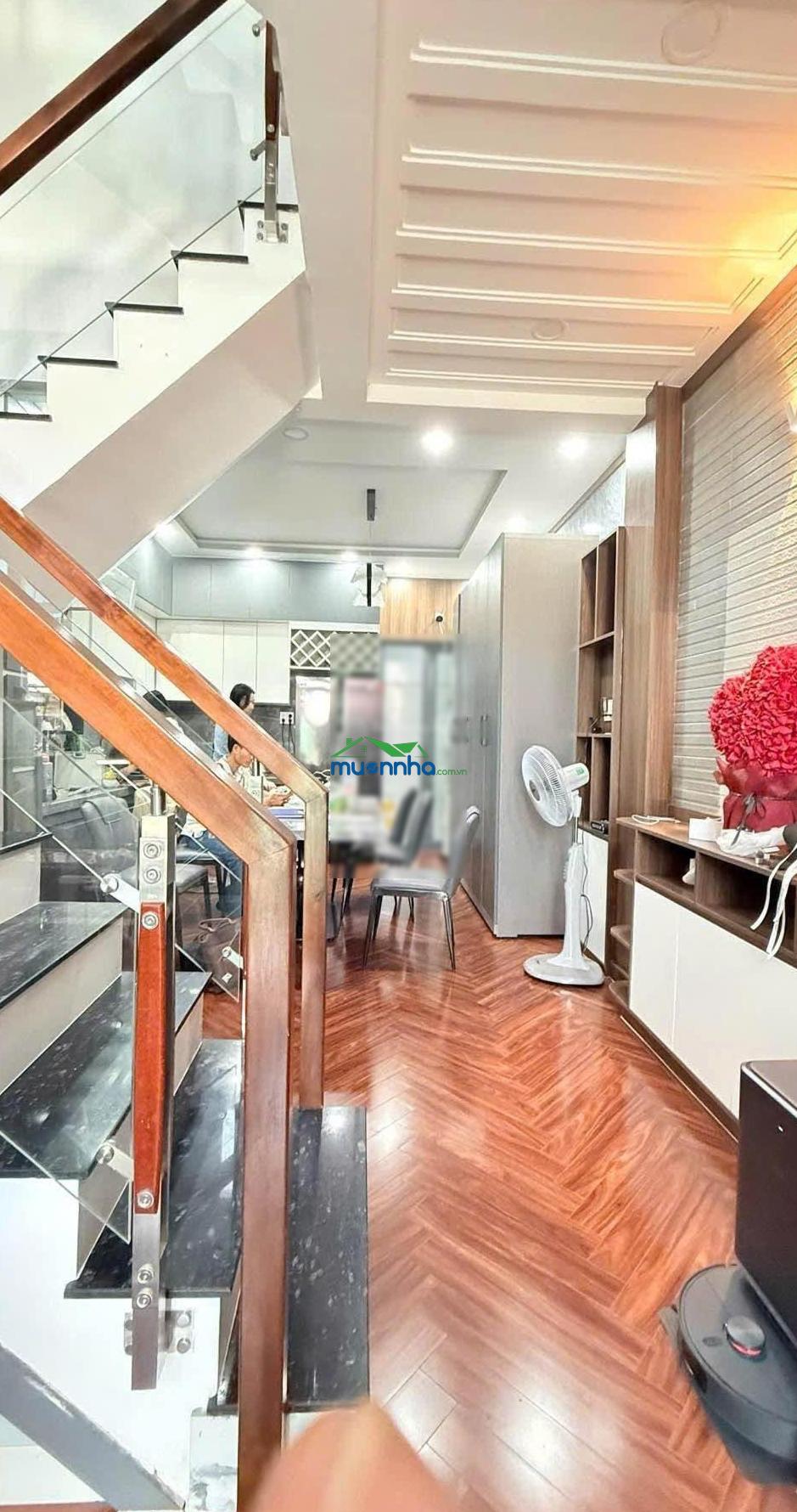 Nhà đẹp 3 tầng có dòng tiền trung tâm q7. - Ảnh 2