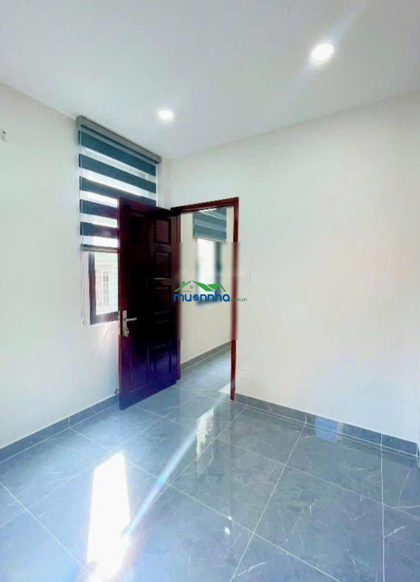 Bán nhà mới 100% khu xóm đạo - xóm chiếu dân trí cao, yên tĩnh đáng sống 4 tầng 6pn - 4