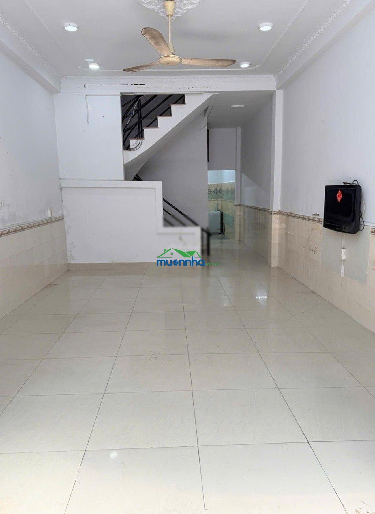 Nhà mt đường nhựa 6m lý phục man xe hơi ngủ trong nhà dt 69 m² - giá tốt - chỉ 7,95 tỷ - 3
