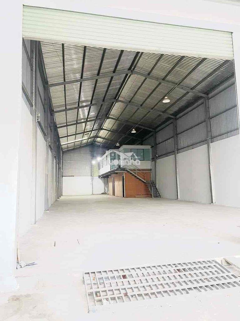 Cần bán kho xưởng mặt tiền hoàng ngân 200m2 - 23 ty