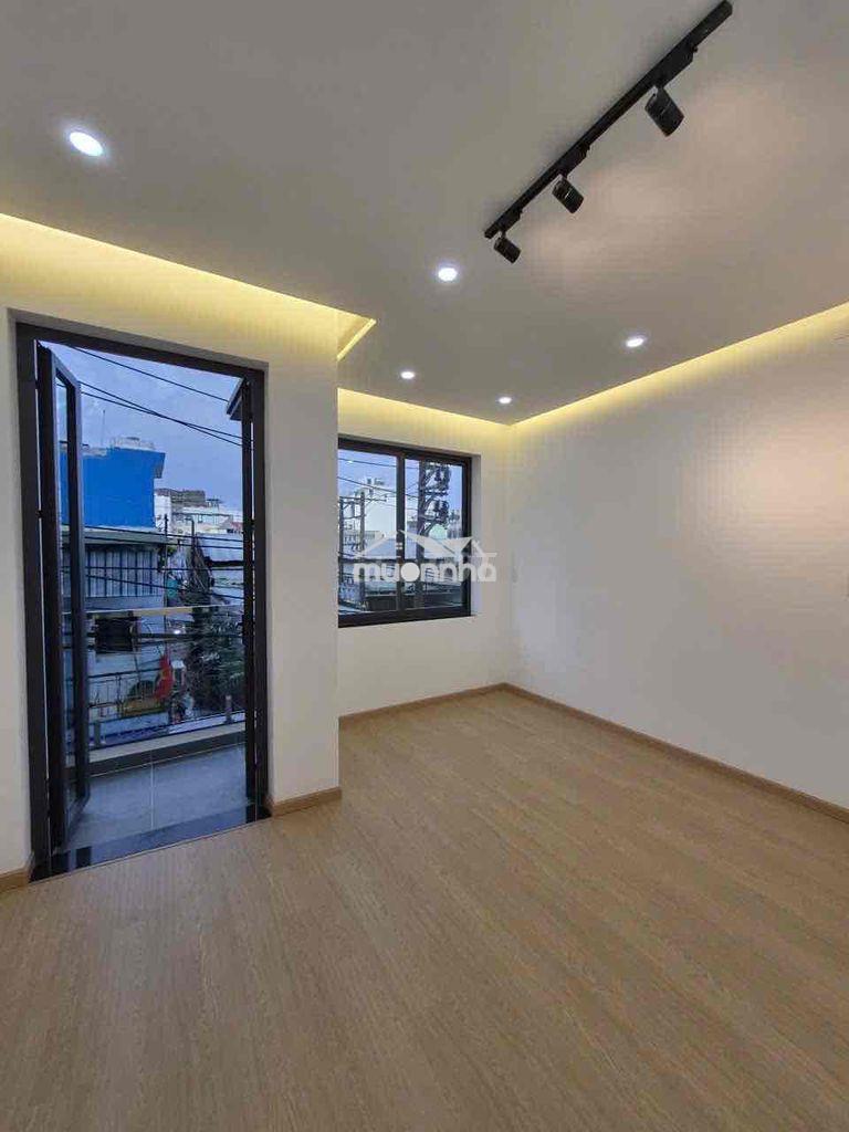 7.9 tỷ - [4.5m x 11m] - 4 tầng mới hẻm xe hơi - ngay đầm sen - 4