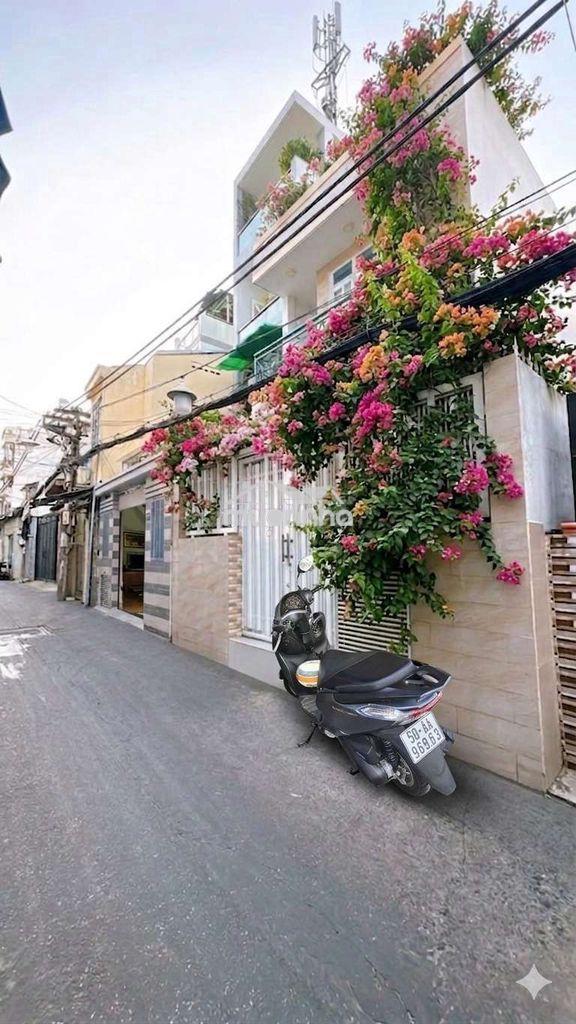 Mua bán nhà quận 4, 85m2 đất, 2 tầng btct, khu dân cư, hoàn công sẵn !