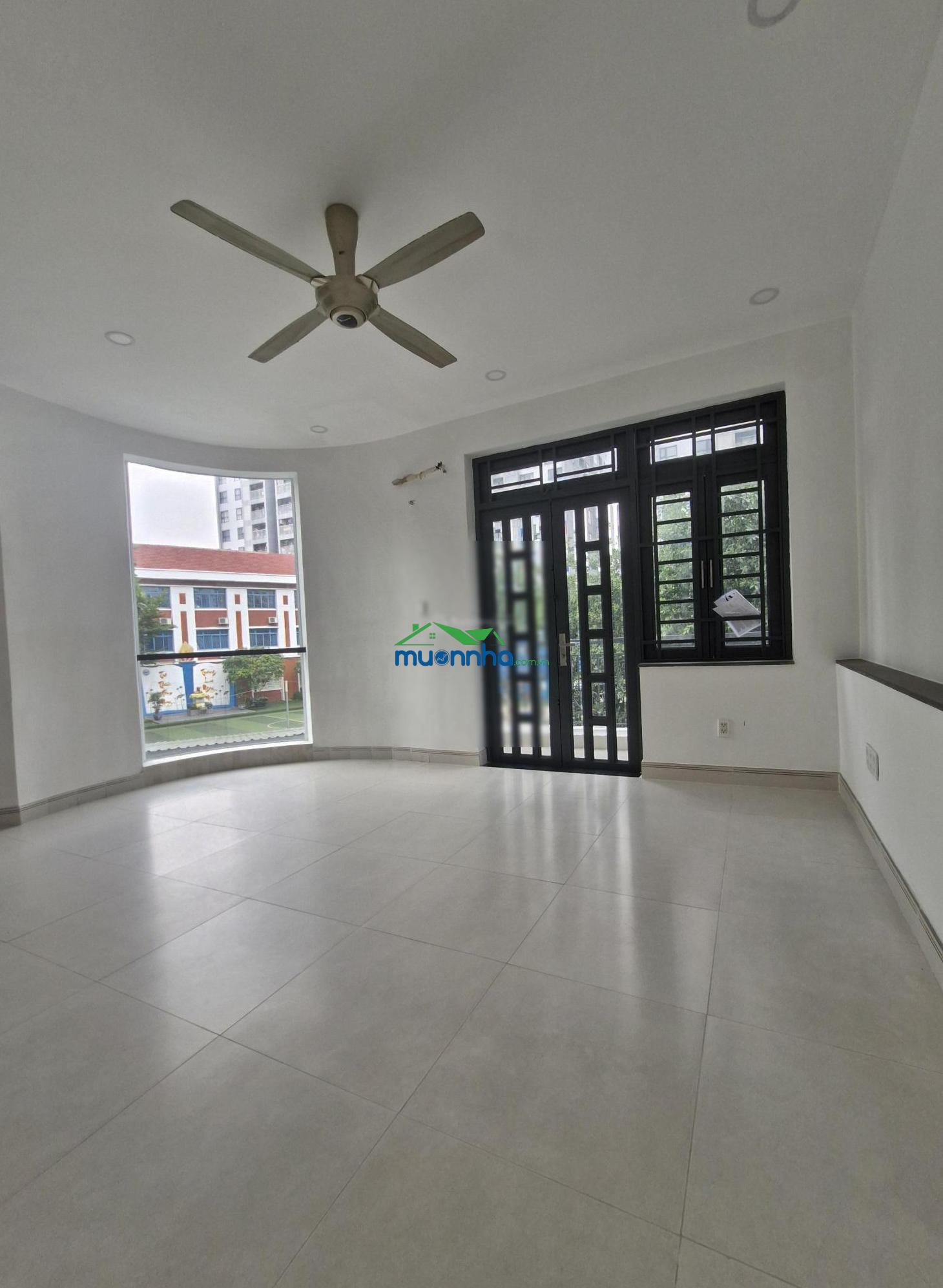Bán nhà riêng xây kiểu biệt thự khu sài gòn coop, dt đất 215m² - 2 lầu, st. hh 1% - 2