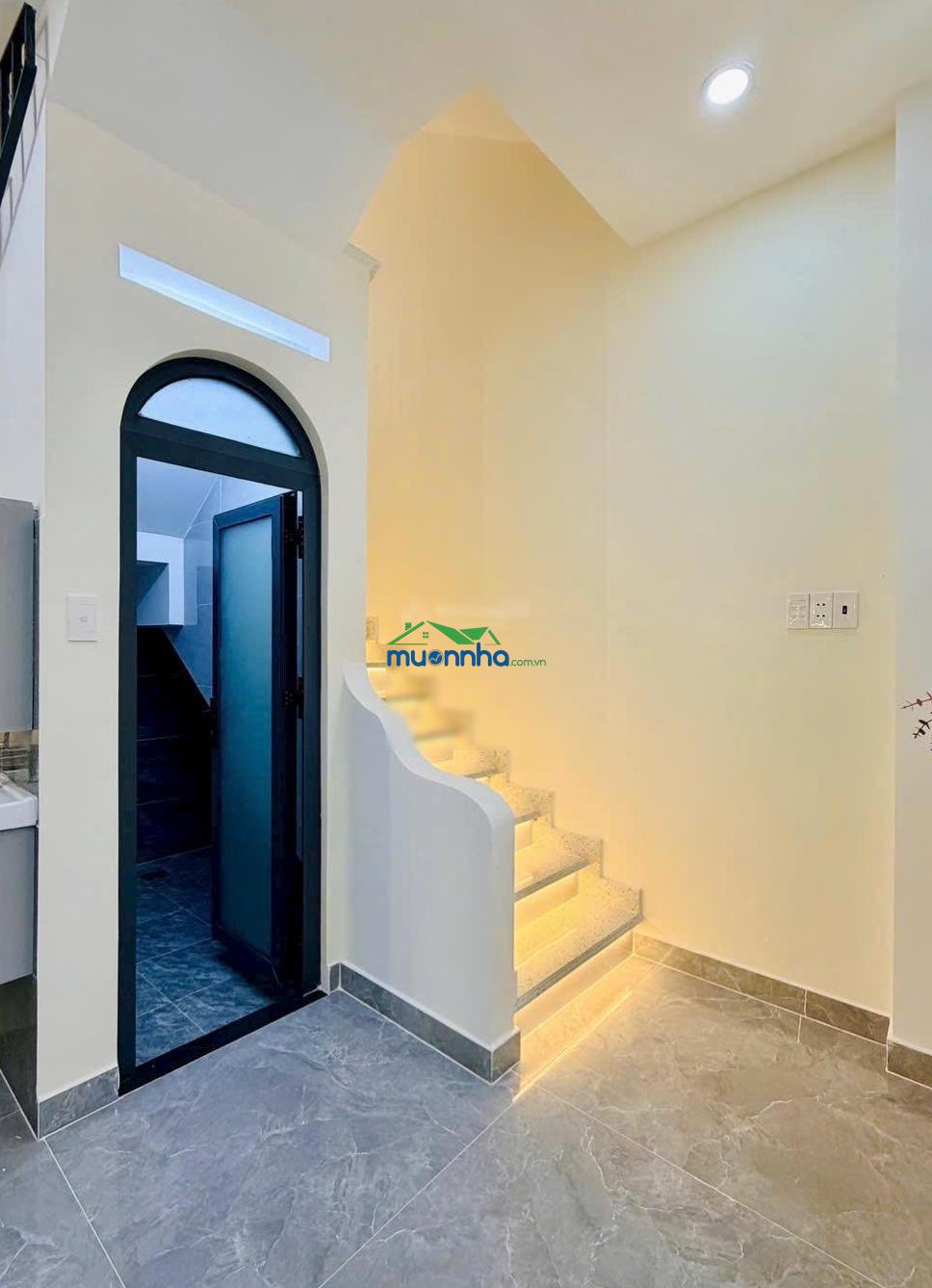 Rẻ- xây mới- 3 tầng lầu - mái đúc- ngang rộng 4,4m - đg 59 - phạm văn chiêu- kèm nội thất - 4