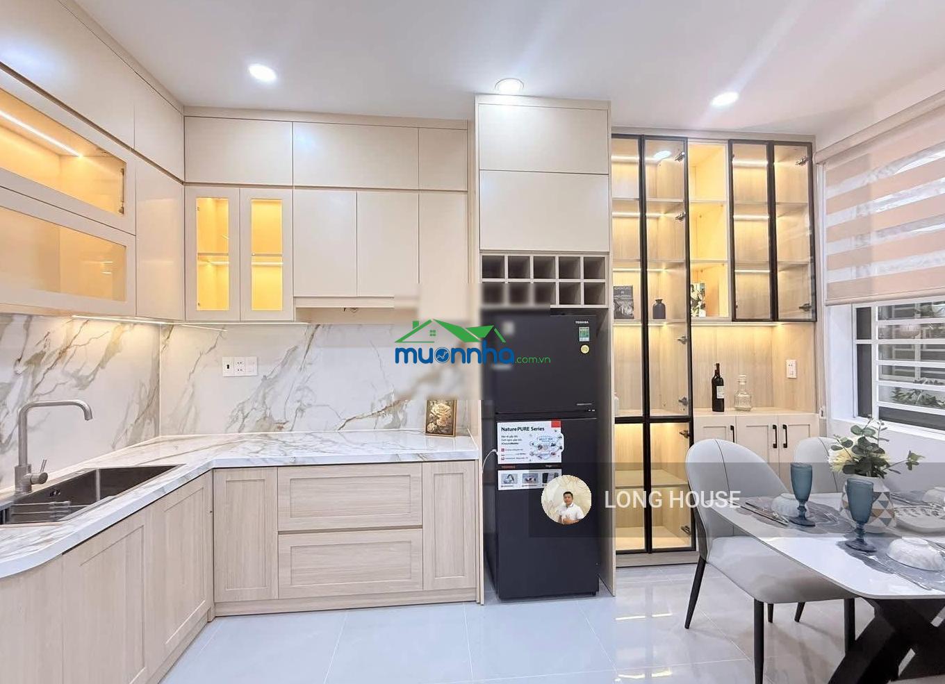 Nhà 4 tầng vị trí siêu vip phú nhuận. ngay góc ngã tư nguyễn văn trỗi - trương quốc dung