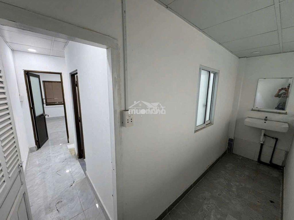 Cho thuê nhà hẻm đường nguyễn hữu tiến 4x20m trệt lửng đúc 3pn y hình - 4