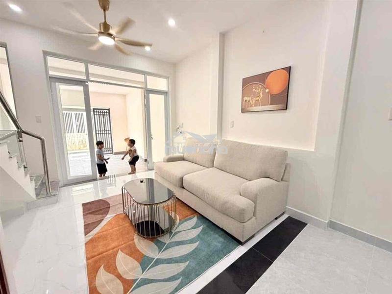 Bán căn nhà lộc lá trung tâm-có giá tốt trong tháng 6