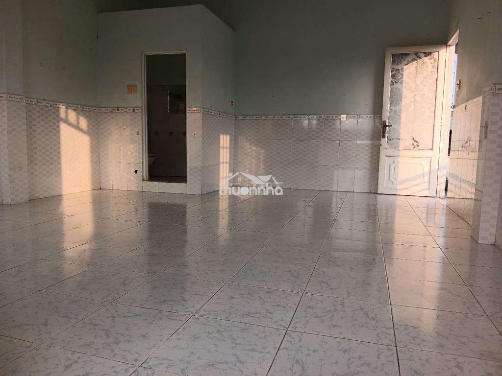 PHÒNG TRỌ THOÁNG MÁT 35M2 Ở BÌNH CHÁNH - 2