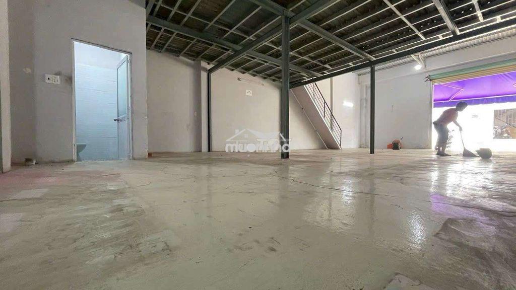 Kho xưởng quận 6 _ dtsd 220m2 sẵn văn phòng - 2