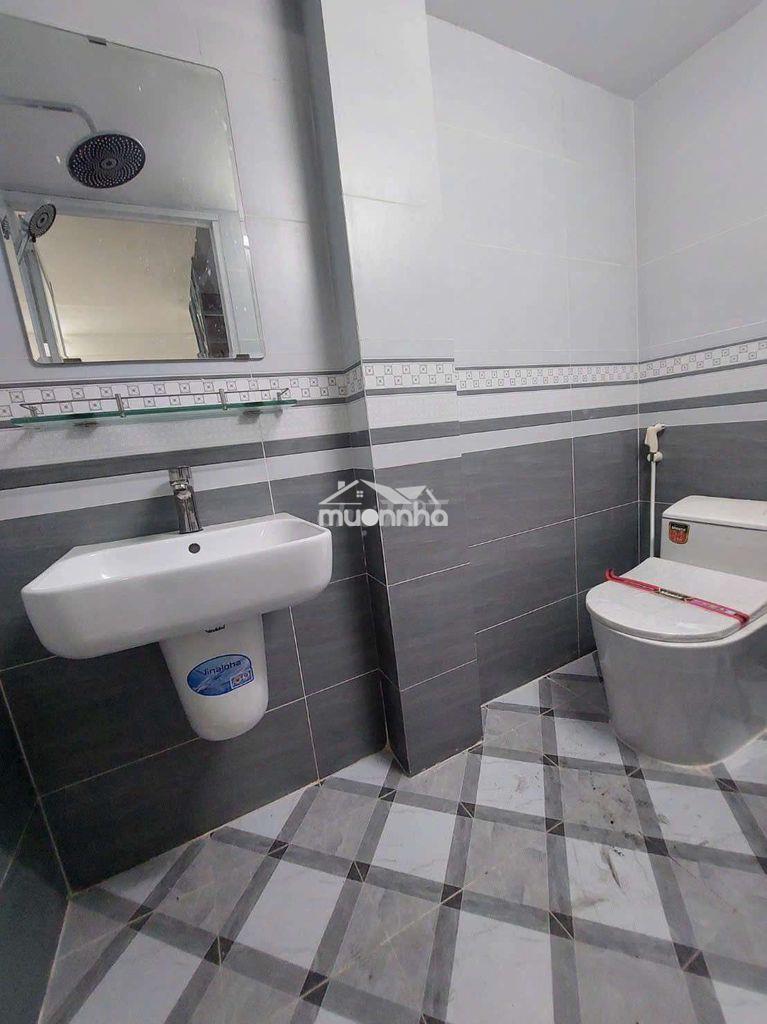 Cho thuê nhà đường dương bá trạc p1.q8 dt.3m5×13m } 2 lầu 3 phòng 2 wc - 4