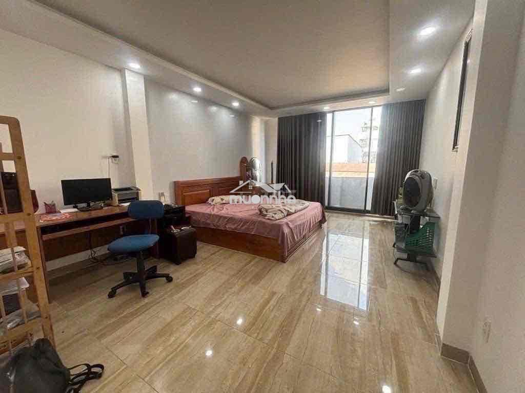 Nhà đường oto.  nhà 3 lầu dt 4x18m. - 2