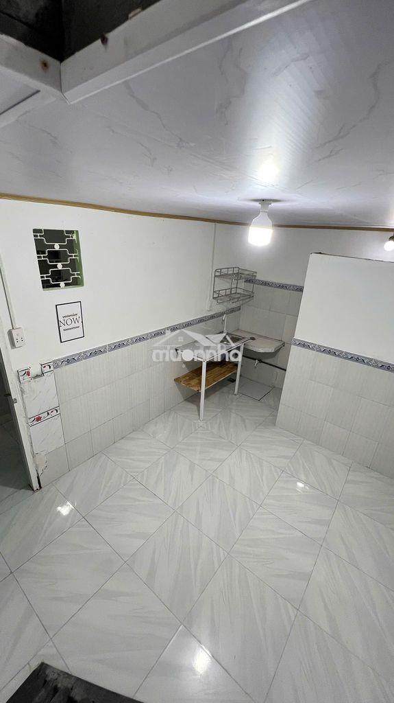 Chính chủ phòng mới  gác suốt cực rộng cao 2m không đụng đầu, giá 2tr7