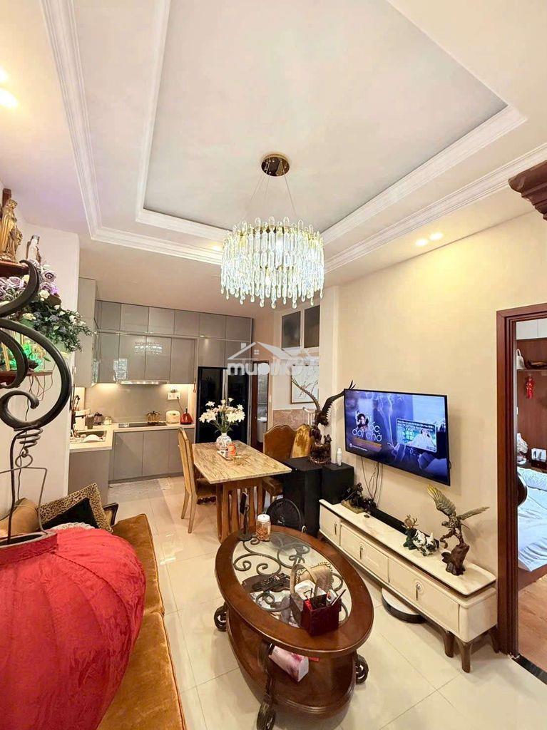 Chính chủ bán chung cư căn góc lầu 1 view công viên bùi minh trực p6q8