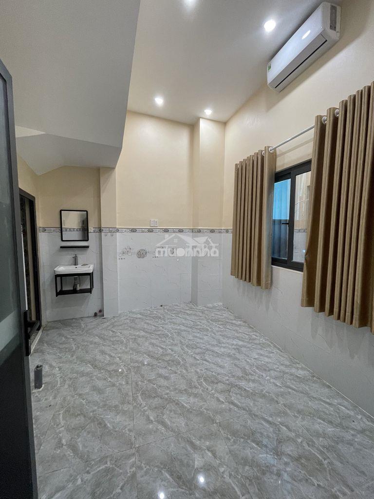 Phòng trọ mới ngay aeon_thang máy, máy lạnh, khóa vân tay_giờ tự do