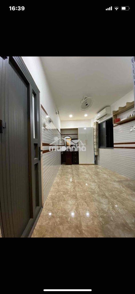 Phòng trọ có cửa sổ đối diện đầm sen - 2
